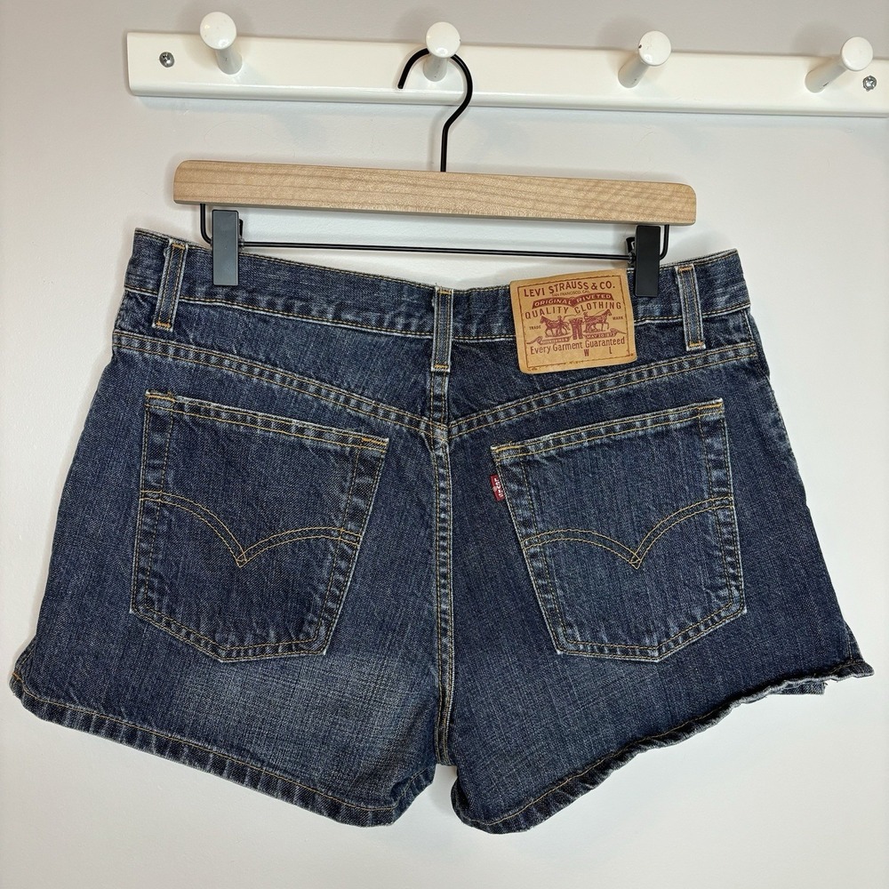 Vintage Y2K Levis Jean Shorts Womens 13 Blue Denim Mid Rise 2001 Classic Juniors - Picture 2 of 8